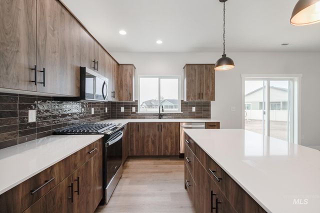 2952 N Schimigadoon Way, Eagle, ID 83616