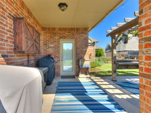 304 Clementine Road, Yukon, OK 73099