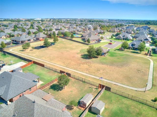 304 Clementine Road, Yukon, OK 73099