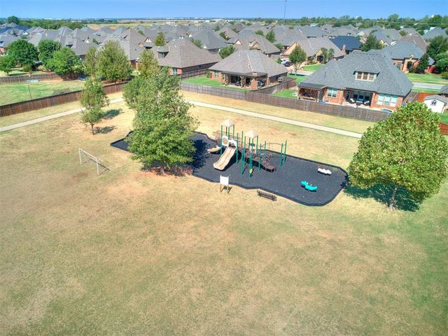 304 Clementine Road, Yukon, OK 73099