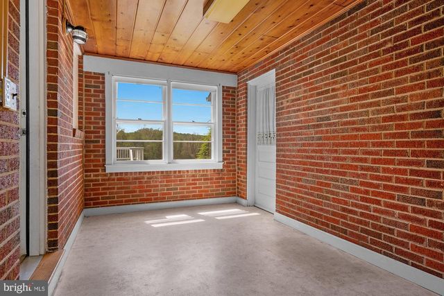 1112 GOLD MINE RD, Brookeville, MD 20833