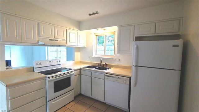 1728 Dylan DR, Virginia Beach, VA 23464