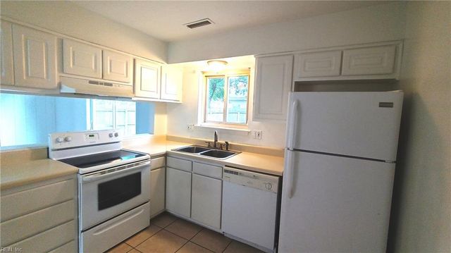 1728 Dylan DR, Virginia Beach, VA 23464