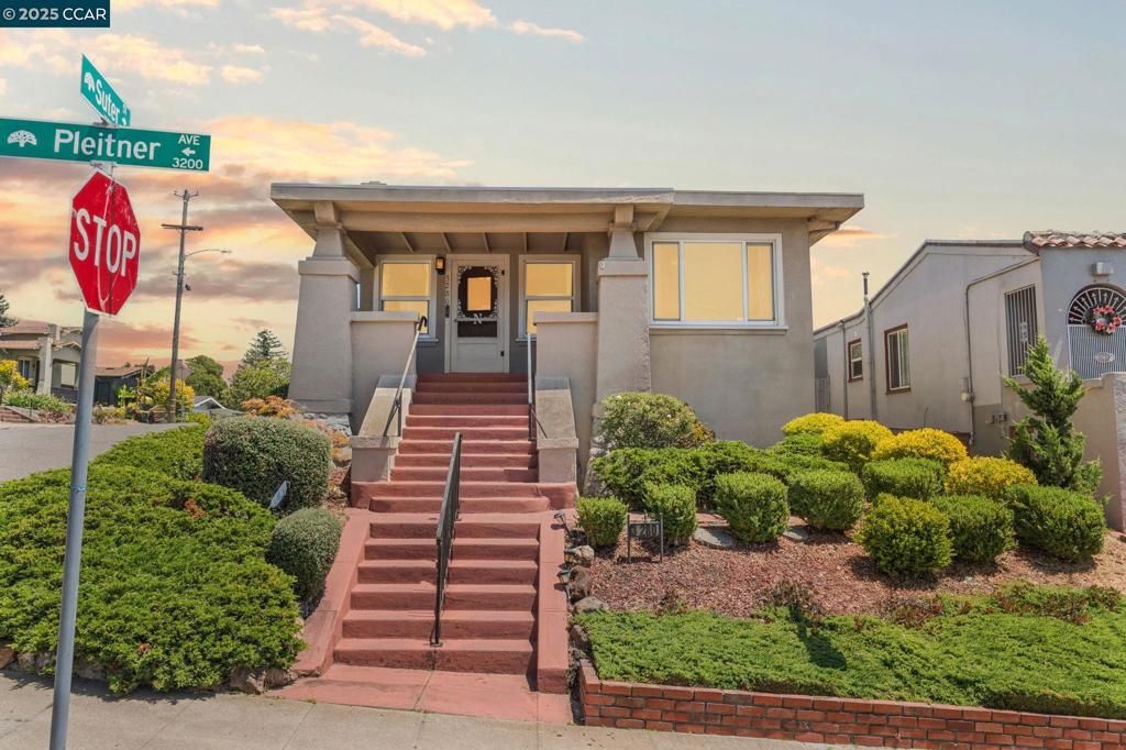 3280 Pleitner Ave, Oakland, CA 94602