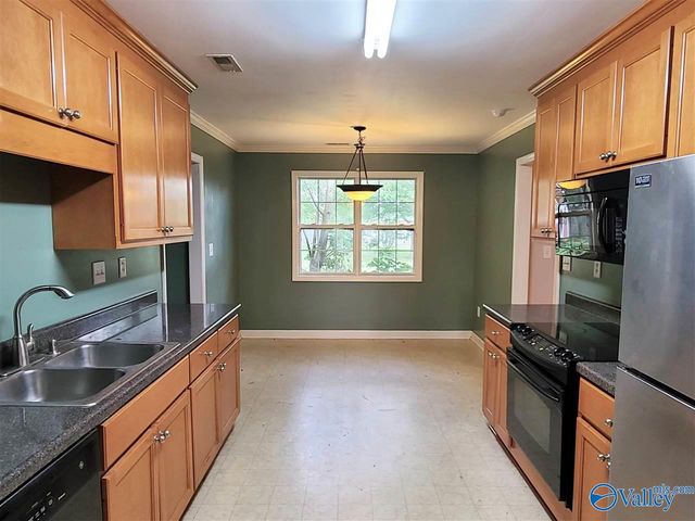 144 Oakcrest Road, Huntsville, AL 35811