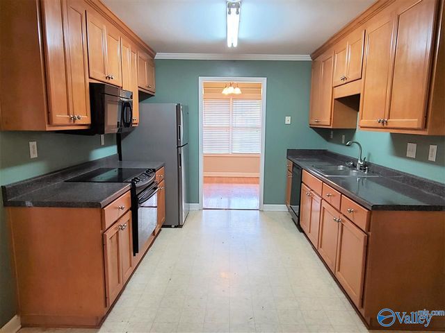 144 Oakcrest Road, Huntsville, AL 35811