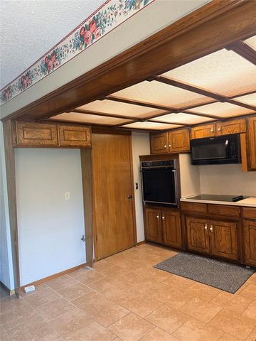 13120 Eastvalley Road, Oklahoma City, OK 73170