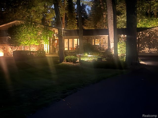 4780 Pickering Road, Bloomfield Hills, MI 48301