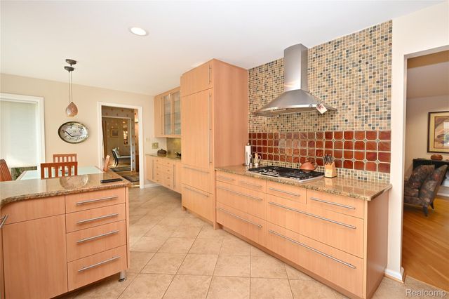 4780 Pickering Road, Bloomfield Hills, MI 48301
