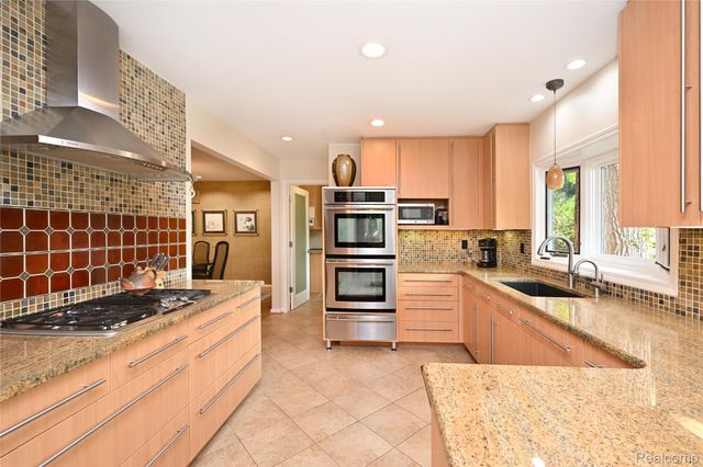 4780 Pickering Road, Bloomfield Hills, MI 48301