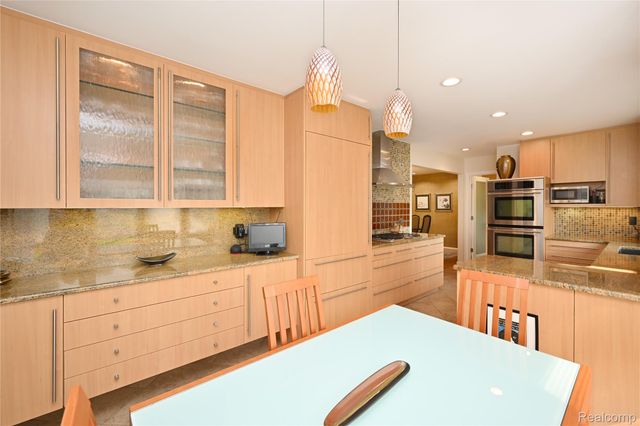 4780 Pickering Road, Bloomfield Hills, MI 48301