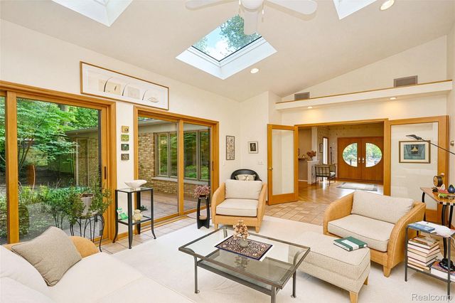 4780 Pickering Road, Bloomfield Hills, MI 48301