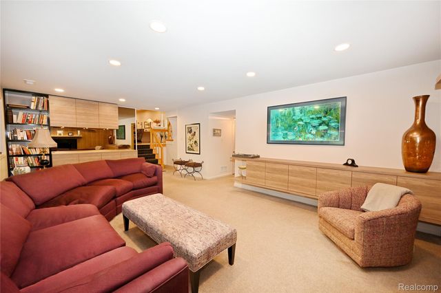 4780 Pickering Road, Bloomfield Hills, MI 48301