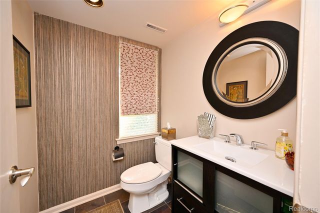 4780 Pickering Road, Bloomfield Hills, MI 48301