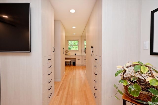 4780 Pickering Road, Bloomfield Hills, MI 48301