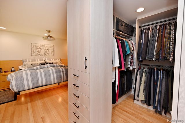 4780 Pickering Road, Bloomfield Hills, MI 48301