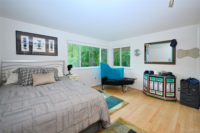 4780 Pickering Road, Bloomfield Hills, MI 48301