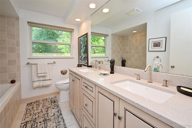 4780 Pickering Road, Bloomfield Hills, MI 48301