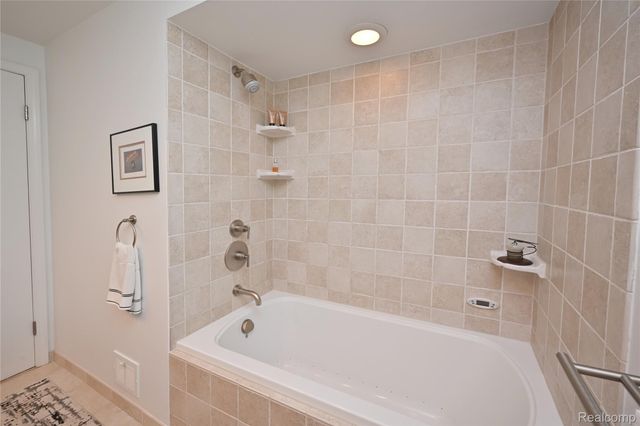 4780 Pickering Road, Bloomfield Hills, MI 48301