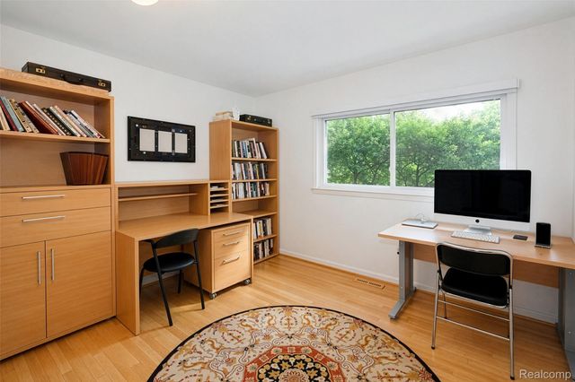 4780 Pickering Road, Bloomfield Hills, MI 48301
