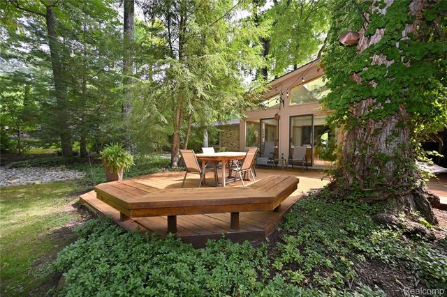 4780 Pickering Road, Bloomfield Hills, MI 48301