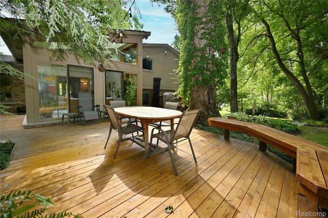 4780 Pickering Road, Bloomfield Hills, MI 48301