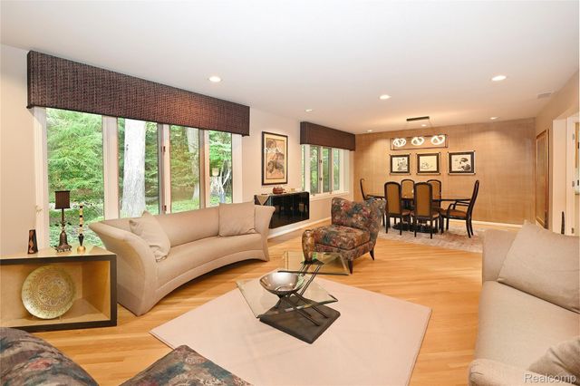 4780 Pickering Road, Bloomfield Hills, MI 48301
