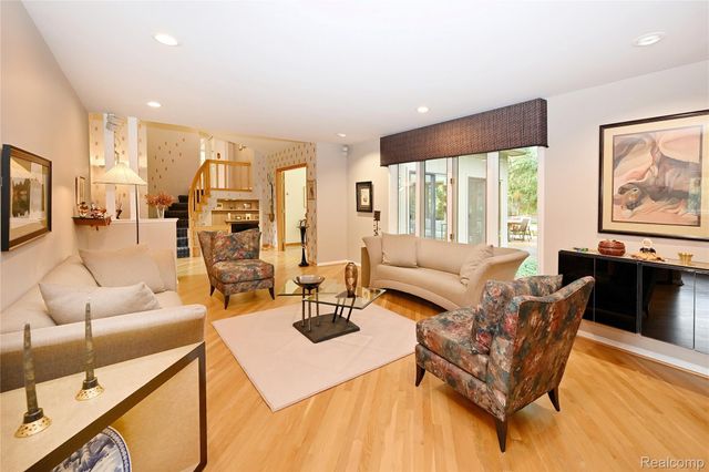 4780 Pickering Road, Bloomfield Hills, MI 48301