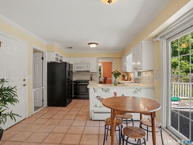 2435 Boston Post Road, Darien, CT 06820