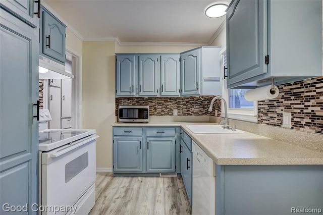 706 N Vermont Avenue, Royal Oak, MI 48067