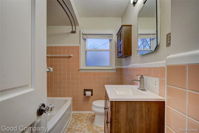 706 N Vermont Avenue, Royal Oak, MI 48067