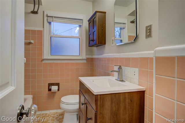 706 N Vermont Avenue, Royal Oak, MI 48067