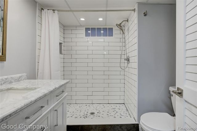 706 N Vermont Avenue, Royal Oak, MI 48067