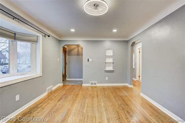 706 N Vermont Avenue, Royal Oak, MI 48067