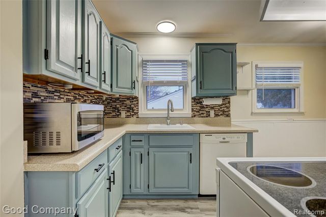 706 N Vermont Avenue, Royal Oak, MI 48067