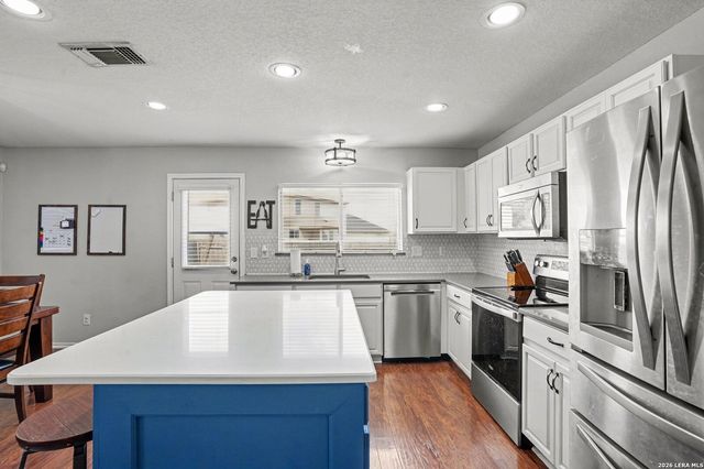 8707 Laguna Rio, San Antonio, TX 78251