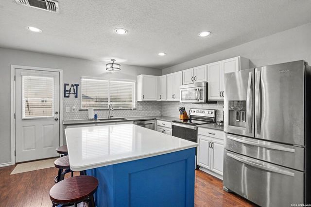 8707 Laguna Rio, San Antonio, TX 78251