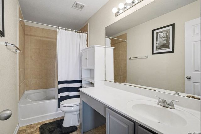 8707 Laguna Rio, San Antonio, TX 78251