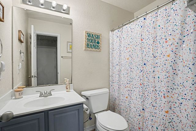 8707 Laguna Rio, San Antonio, TX 78251