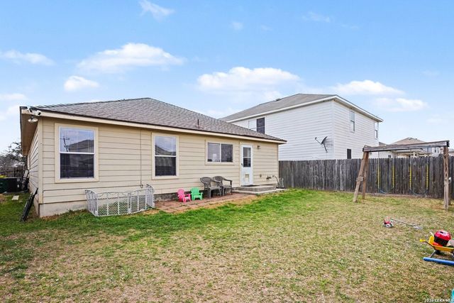 8707 Laguna Rio, San Antonio, TX 78251