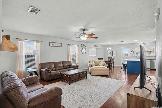 8707 Laguna Rio, San Antonio, TX 78251