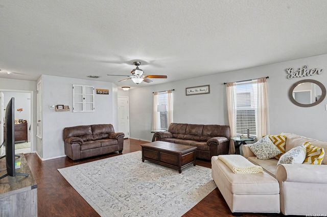 8707 Laguna Rio, San Antonio, TX 78251