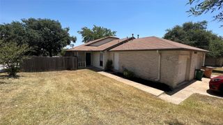 11953 Sunhillow BND B, Austin, TX 78758