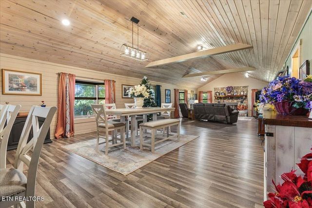 910 Reagan Valley Road, Tellico Plains, TN 37385