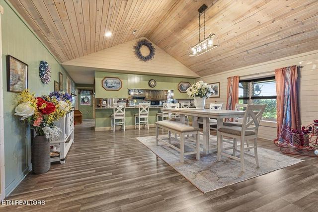 910 Reagan Valley Road, Tellico Plains, TN 37385