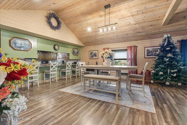 910 Reagan Valley Road, Tellico Plains, TN 37385