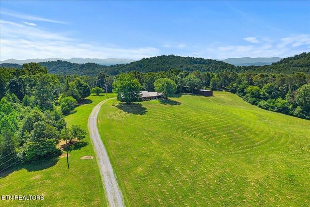 910 Reagan Valley Road, Tellico Plains, TN 37385