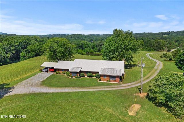910 Reagan Valley Road, Tellico Plains, TN 37385