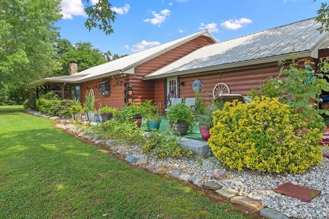 910 Reagan Valley Road, Tellico Plains, TN 37385