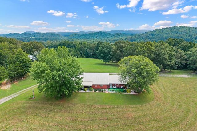 910 Reagan Valley Road, Tellico Plains, TN 37385